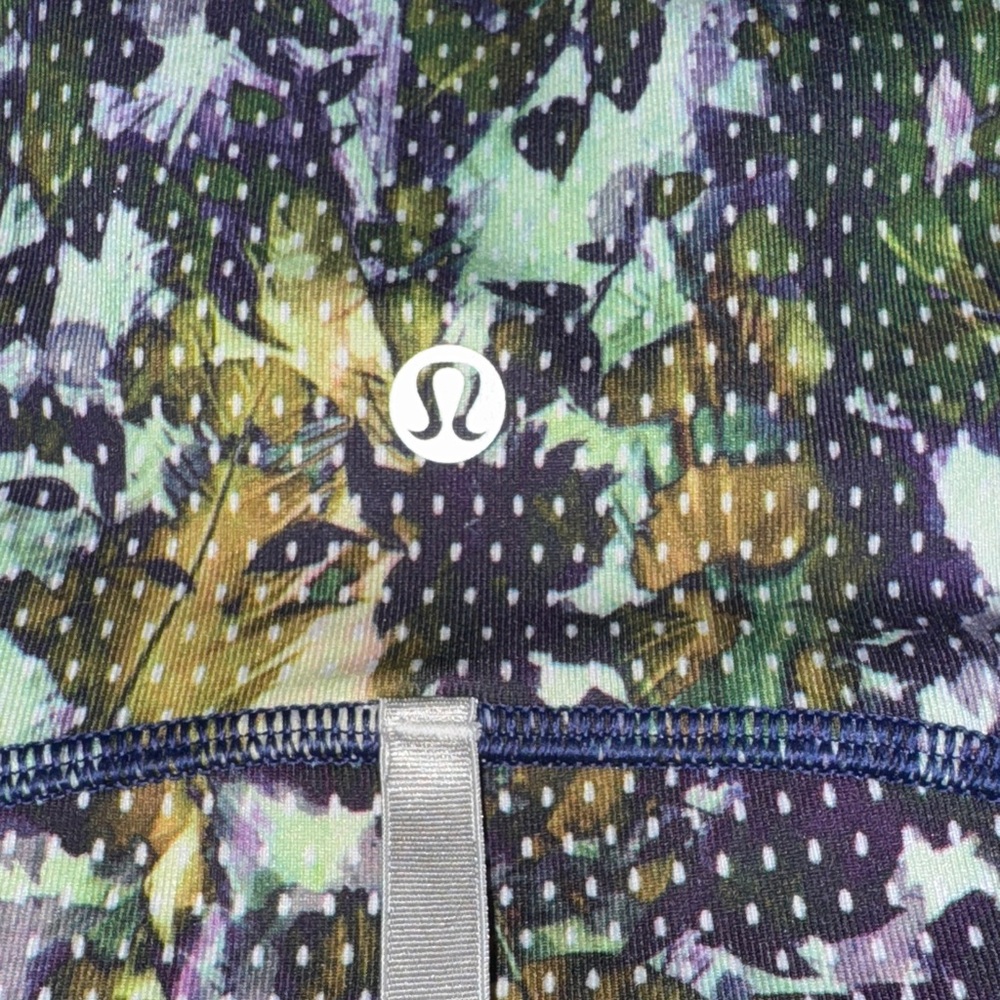 Lululemon Athletica Women's Patterned Jacket - Picture 4 of 4